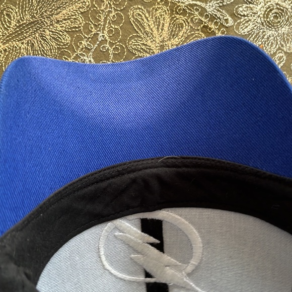 🚀 New condition Tampa Bay Lightning ball cap Fan Favourite Hockey Club hat - Picture 7 of 9
